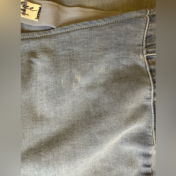 We The Free Jeans Pull On Flared Stretch size 31 Light Wash #436 - Picture 6 of 9